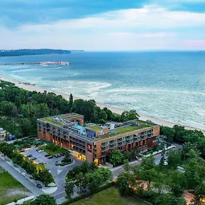 **** Отель Marriott & Польша